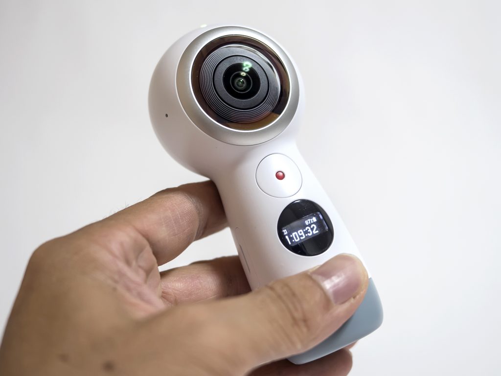 こけし型の360度カメラ・サムスンGear360 SM-R210レビュー！ 新旧 ...