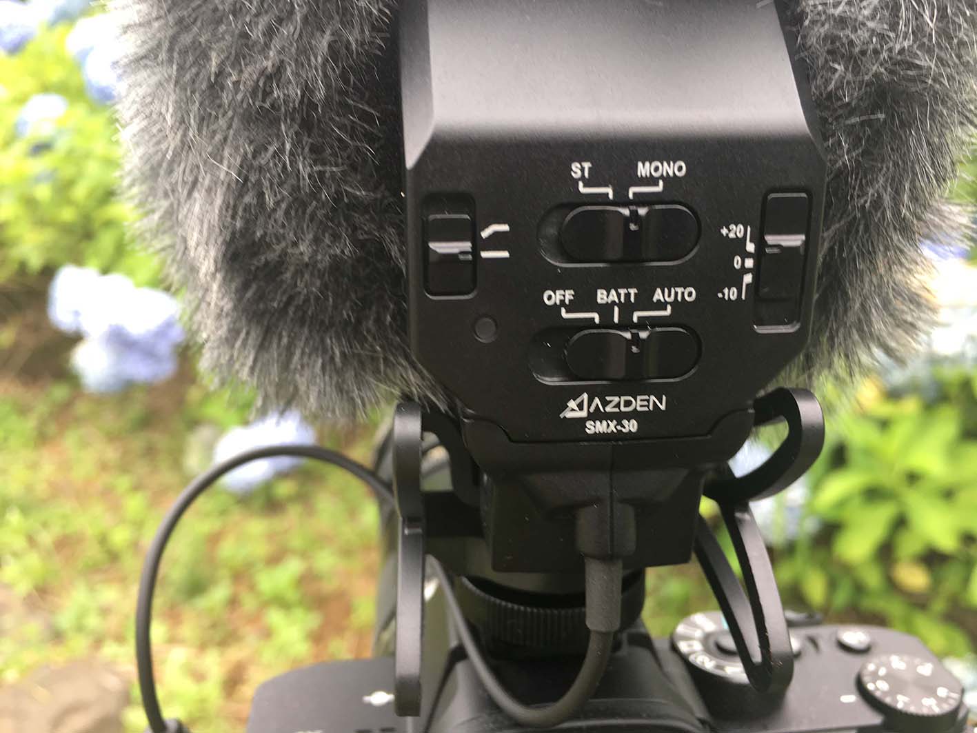 LONESOME VIDEOの流儀29】１本２役のカメラ搭載マイク、アツデンSMX-30 