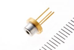 シャープ、ディスプレイ光源に適した緑色半導体レーザの量産を開始