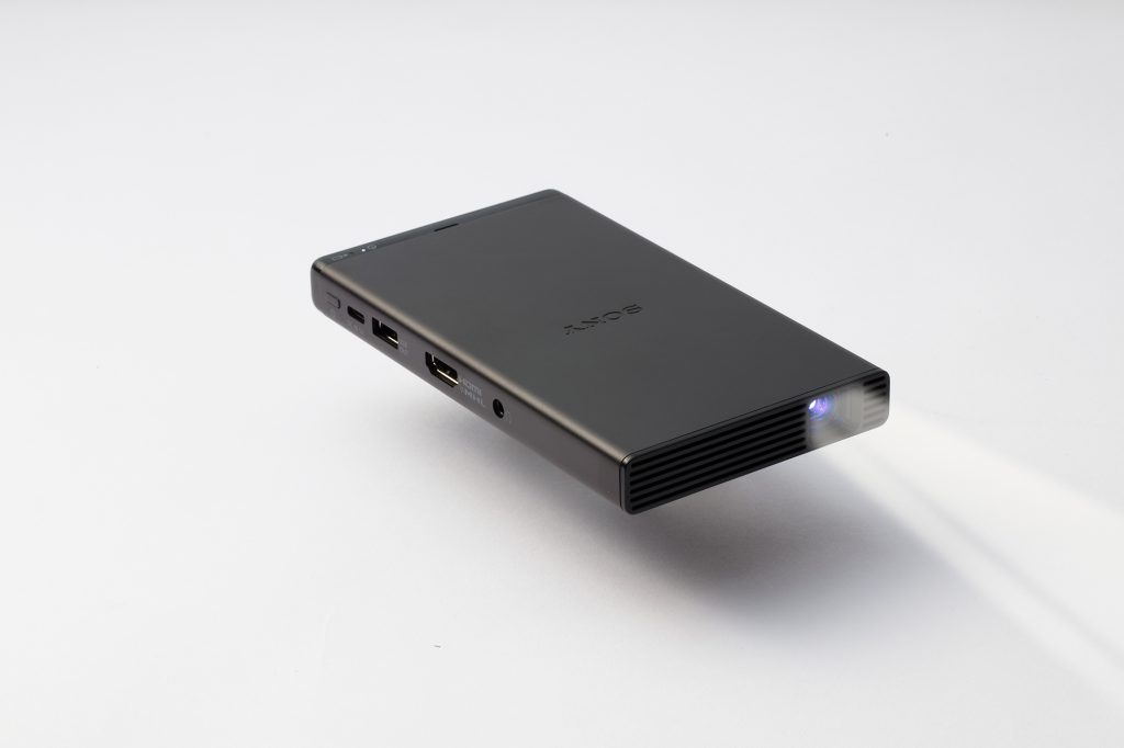 ソニー、ビジネスシーンで活用でき、他USB機器への電力供給が可能な ...
