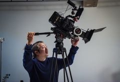 大丸・松坂屋 紳士服 TROJANのプロモーション・ムービーに URSA Mini 4.6KおよびDaVinci Resolve Studioを使用