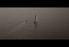 【Views】『Healing in the sea』2分4秒〜マリンスポーツのアスリートが集う凪いだ海でのひと時を空から点描