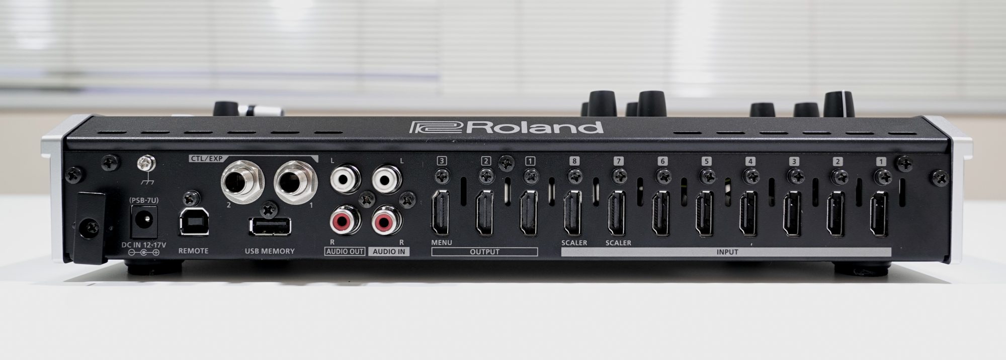 Roland V-8HD HD ビデオスイッチャー