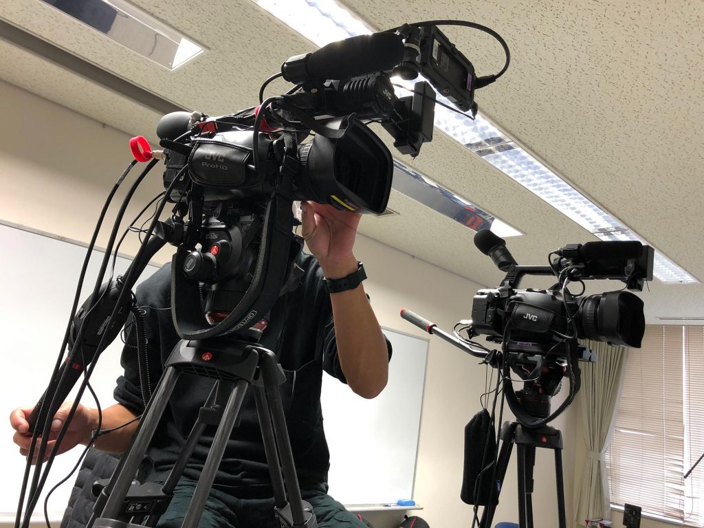 プロカメラマンのリアルインプレッション ビデオ雲台 マンフロット504xをテレビ撮影の現場に実践投入 Video Salon
