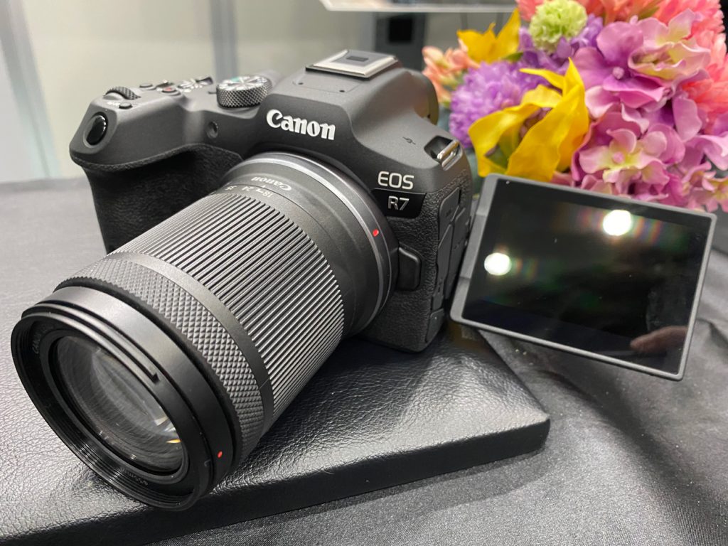 キヤノン Aps Cミラーレスカメラ Eos R7 を発表 クロップなしで4k60p撮影 Log3に対応 Video Salon