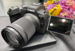キヤノン、APS-Cミラーレスカメラ「EOS R7」を発表　クロップなしで4K60p撮影、Log3に対応