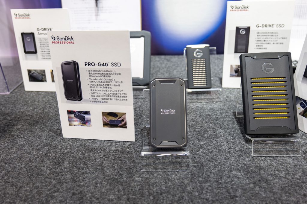  iMac Pro の分解では、モジュラー RAM、CPU、SSD と再設計された内部構造が明らかに