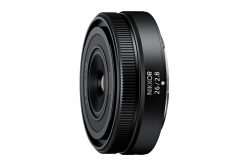 ニコンイメージングジャパン、Zマウントシステム対応の薄型広角単焦点レンズ「NIKKOR Z 26mm f/2.8」を発売