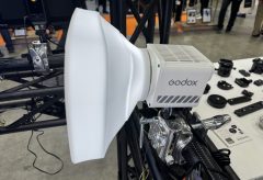 【CP+2024】GODOX、手持ちLEDビデオライト「ML60II Bi」を展示